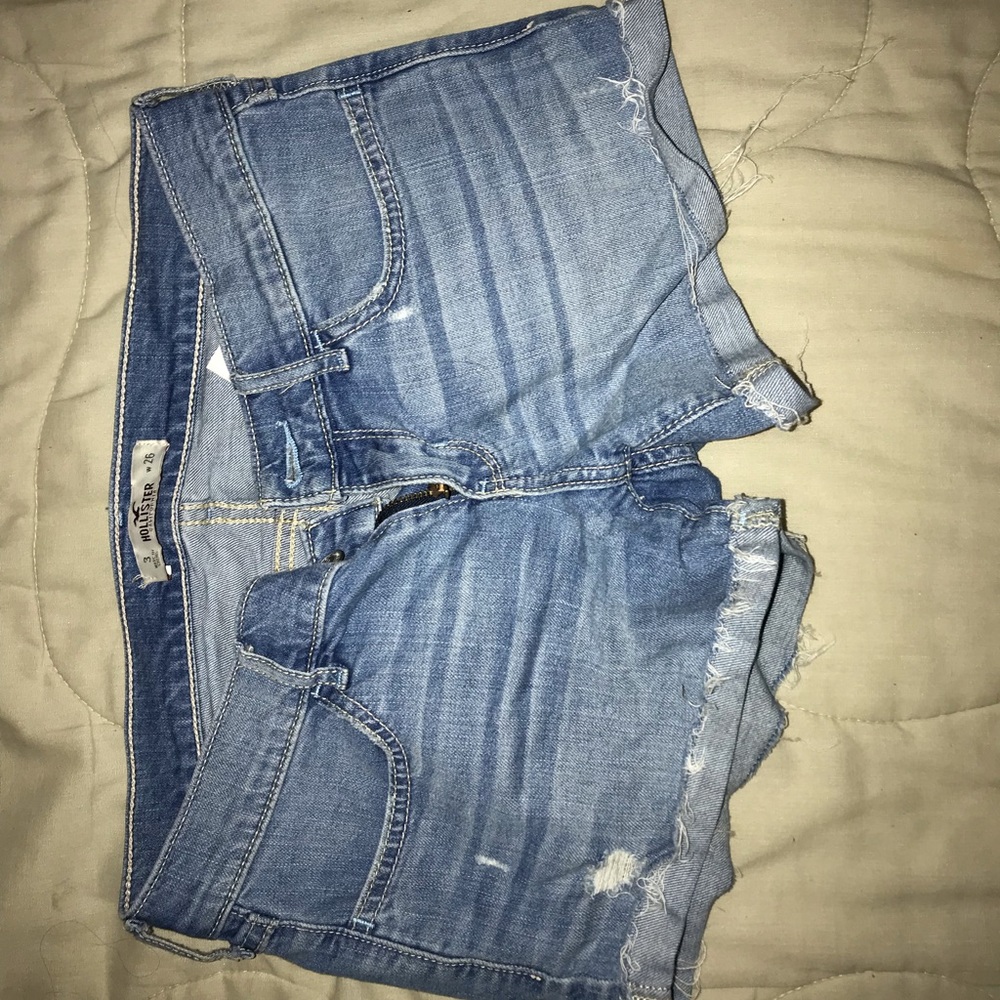 hollister light wash jean shorts size 3 w 26